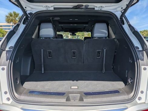 Used 2023 Buick Enclave Essence w/ Experience Buick Package FWD image 16