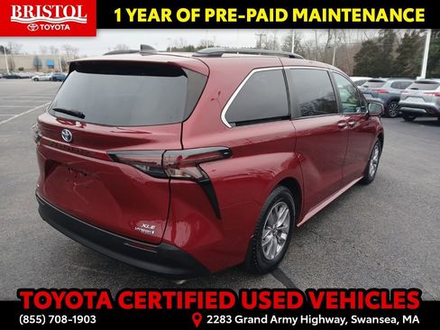 Certified 2023 Toyota Sienna XLE image 7