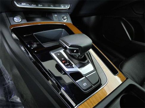 Used 2023 Audi Q5 2.0T Premium w/ Convenience Package image 21