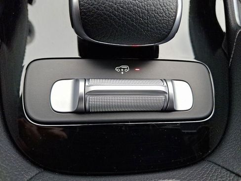 Used 2023 Mercedes-Benz GLS 450 4MATIC image 24