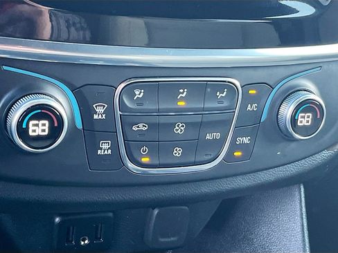 Used 2023 Chevrolet Traverse LS AWD/4WD image 14