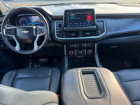 Used 2022 Chevrolet Suburban LT w/ Luxury Package image 13