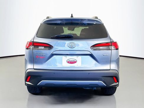 Certified 2025 Toyota Corolla Cross XLE FWD image 6