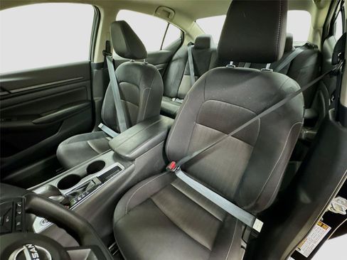 Used 2025 Nissan Altima 2.5 S FWD image 19