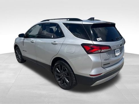 Used 2022 Chevrolet Equinox RS AWD/4WD image 3