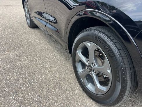 Certified 2023 Ford Escape ST-Line Select AWD/4WD image 25