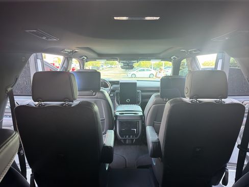 Used 2025 GMC Yukon AT4 Ultimate w/ LPO, Floor Liner Package AWD/4WD image 17