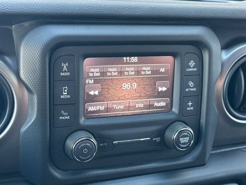 Used 2020 Jeep Wrangler Sport image 19