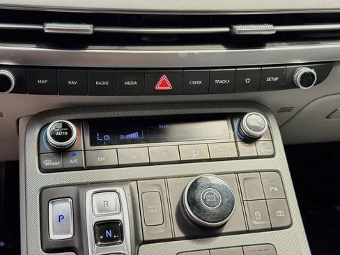 Used 2023 Hyundai Palisade SEL FWD image 15