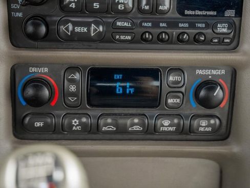 Used 2004 Chevrolet Corvette Convertible w/ Preferred Equipment Group image 26