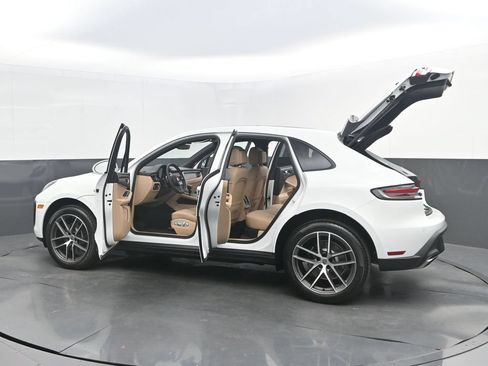 New 2026 Porsche Macan AWD/4WD image 41
