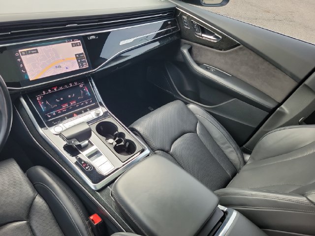 Used 2019 Audi Q8 Prestige w/ Luxury Package AWD/4WD image 29