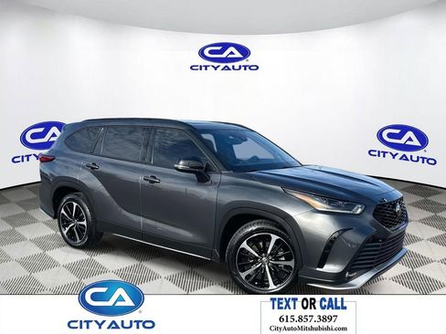 Used 2022 Toyota Highlander XSE image 1