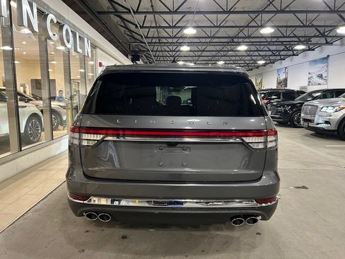 Used 2023 Lincoln Aviator AWD image 5