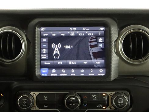 Used 2022 Jeep Wrangler Unlimited Sahara AWD/4WD image 25