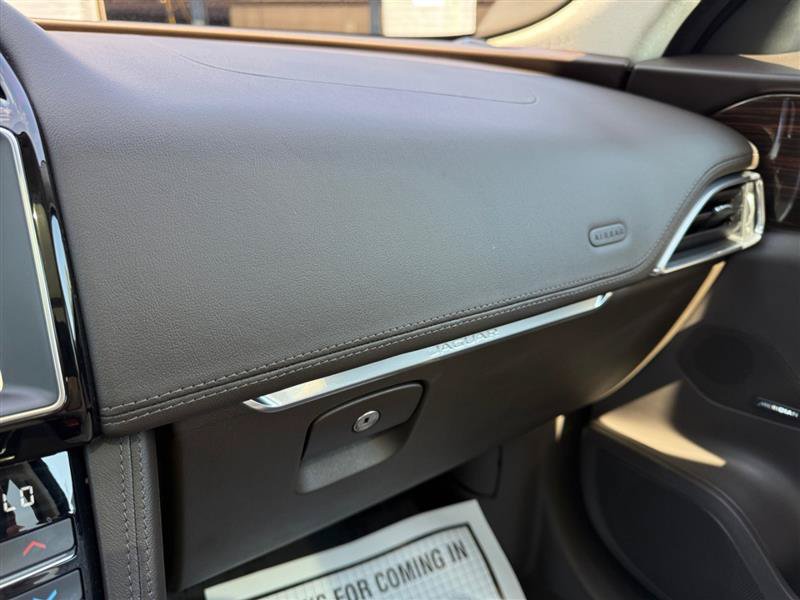 Used 2020 Jaguar F-PACE Prestige AWD/4WD image 26