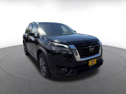 Used 2025 Nissan Pathfinder SV AWD/4WD image 3