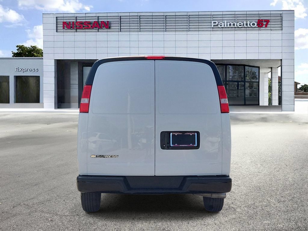 Used 2025 Chevrolet Express 2500 Extended w/ Driver Convenience Package RWD image 5