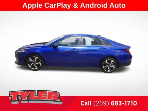 Used 2022 Hyundai Elantra Limited FWD image 4