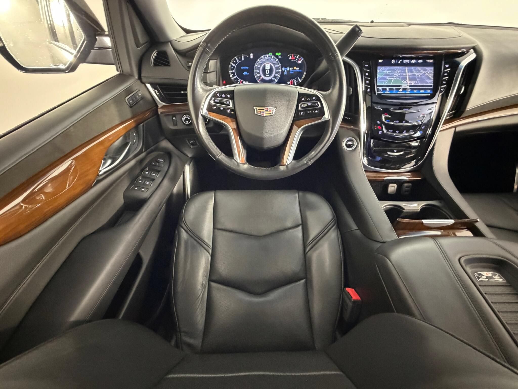 Used 2019 Cadillac Escalade Premium Luxury AWD/4WD image 11