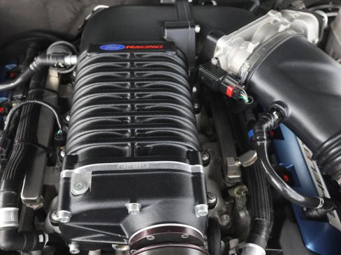 Used 2011 Ford Mustang GT Premium RWD image 17