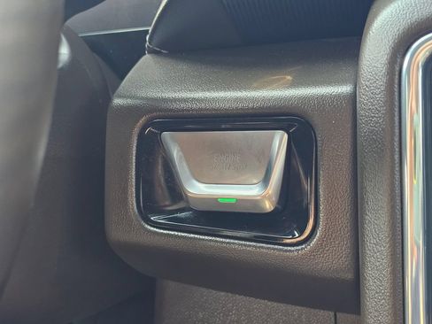 Used 2025 GMC Yukon XL Elevation AWD/4WD image 36