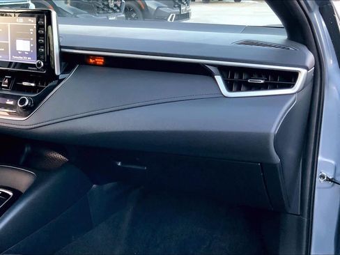 Used 2021 Toyota Corolla SE image 18