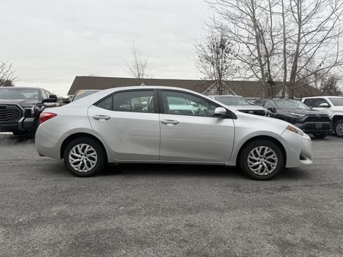 Used 2019 Toyota Corolla LE image 7