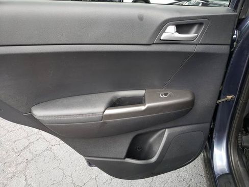 Used 2020 Kia Sportage LX AWD/4WD image 11