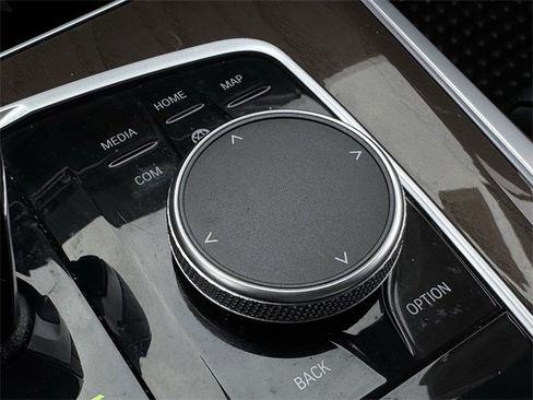 Used 2022 BMW X5 M50i w/ Premium Package image 19