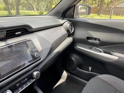 Used 2019 Nissan Kicks SV image 39