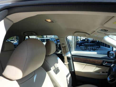 Used 2019 Subaru Outback 2.5i Limited image 32