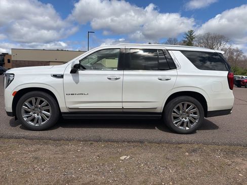 Used 2021 GMC Yukon Denali w/ Denali Premium Package AWD/4WD image 3