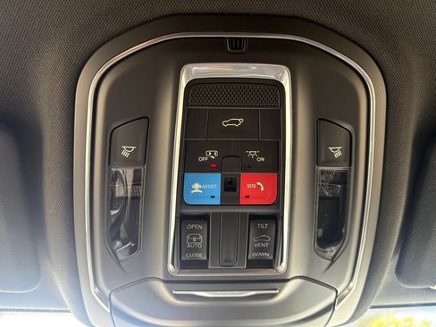 New 2026 Jeep Grand Cherokee L 2WD image 32