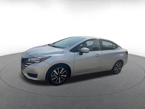 Used 2025 Nissan Versa SV FWD image 8