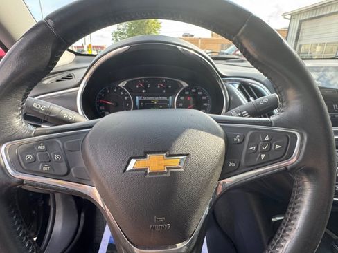 Used 2016 Chevrolet Malibu LT w/ Leather Package FWD image 10