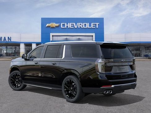 New 2026 Chevrolet Suburban Premier AWD/4WD image 3