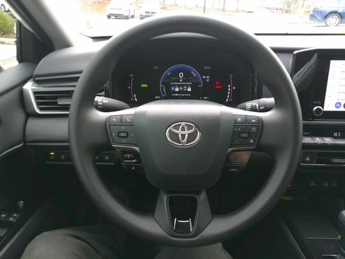 Used 2026 Toyota Camry LE image 18
