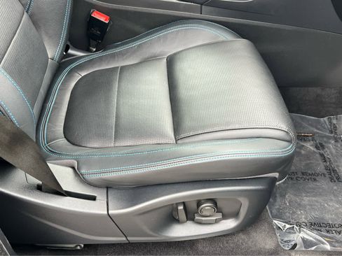 Used 2019 Jaguar E-PACE R-Dynamic SE image 19