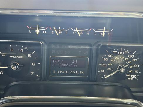 Used 2014 Lincoln Navigator 4WD image 43