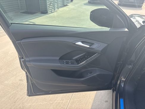 New 2025 Audi Q6 e-tron Premium image 10