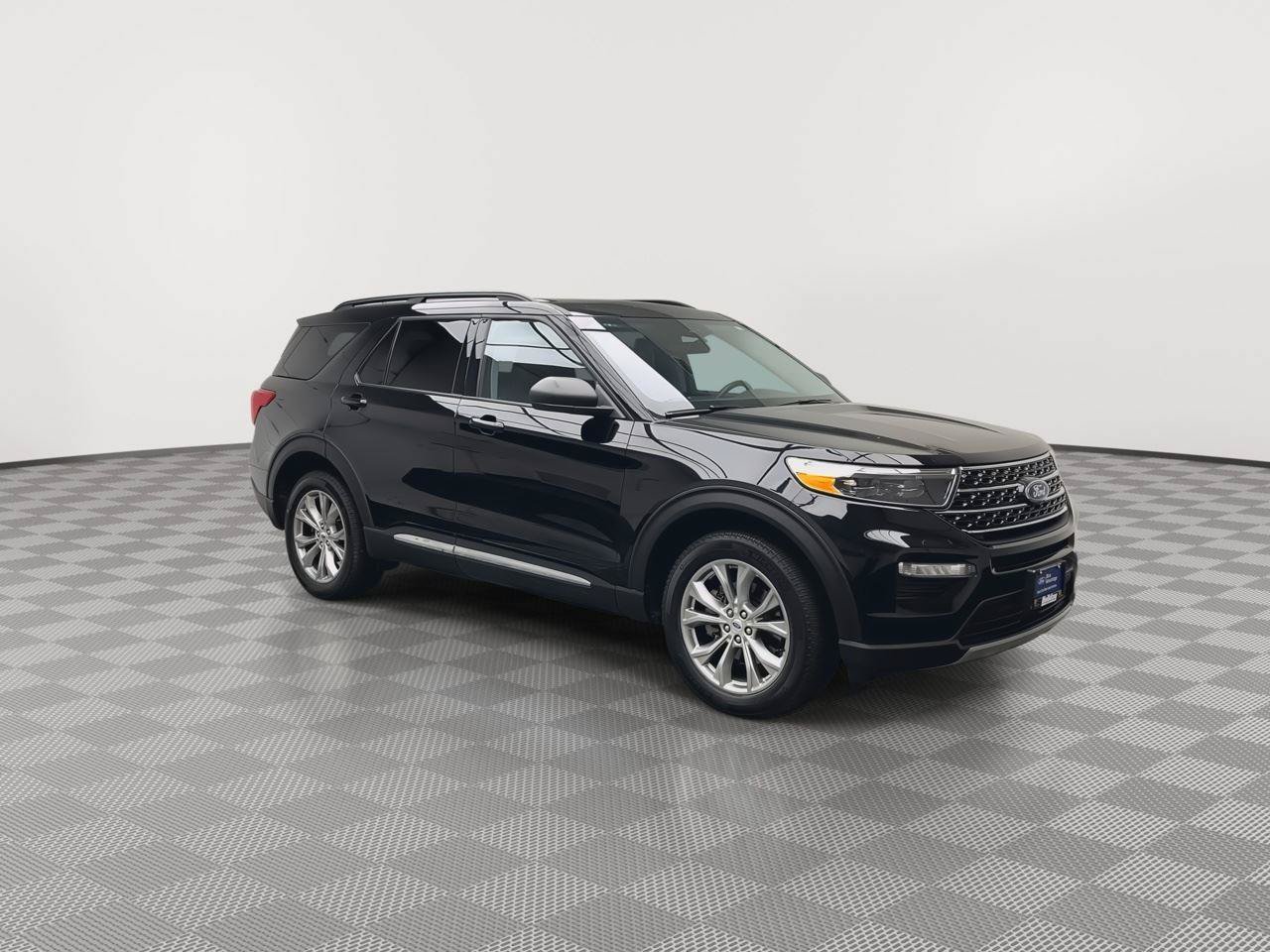 Certified 2023 Ford Explorer XLT w/ Equipment Group 202A AWD/4WD image 36