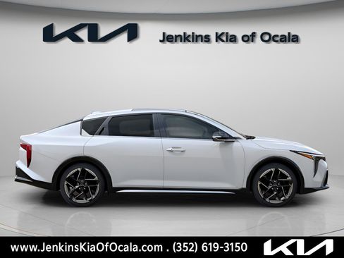 New 2026 Kia K4 GT-Line image 2