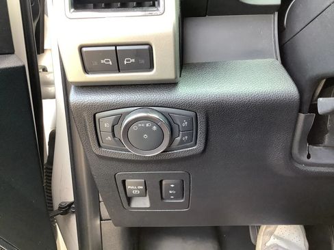 Used 2018 Ford F150 Lariat w/ Equipment Group 501A Mid AWD/4WD image 27