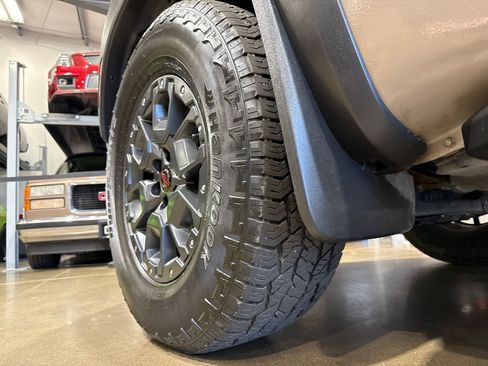 Used 2023 Nissan Frontier PRO-4X w/ Pro-4X Premium Package image 64