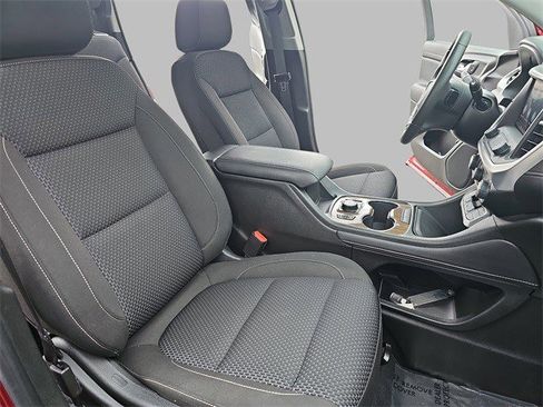 Certified 2023 GMC Acadia SLE w/ Driver Convenience Package image 12