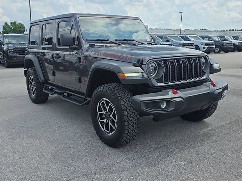 Used 2024 Jeep Wrangler Unlimited Rubicon w/ Technology Group AWD/4WD image 9