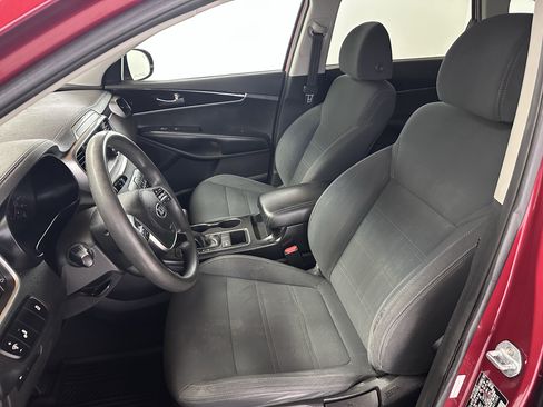 Used 2019 Kia Sorento LX image 41