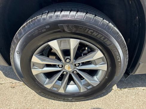 Used 2025 Chevrolet Equinox LT w/ Convenience Package II AWD/4WD image 12