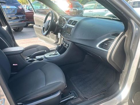 Used 2013 Dodge Avenger SXT FWD image 36
